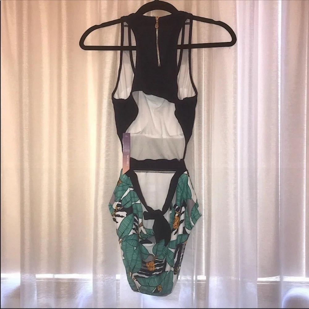 MOLYBELL NWT Plant Print One Piece Swimsuit Small